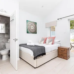  Apartment New, Stylish Flat With Private Patio And Free On-street Parking Check Out At 11am United Kingdom
