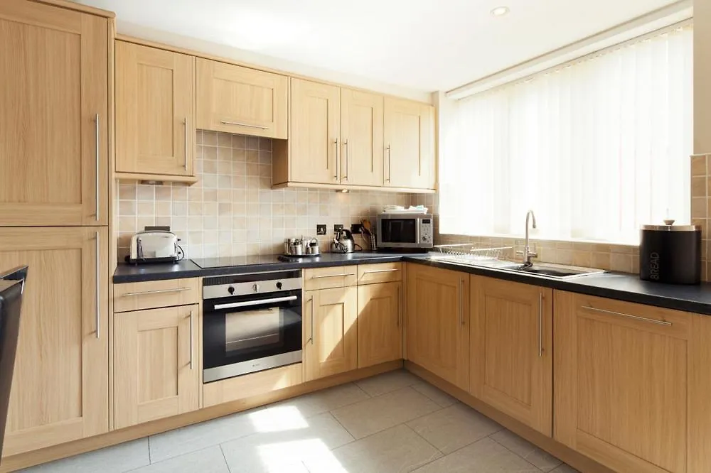 Queens Mansions: The Maisonette Blackpool Apartment